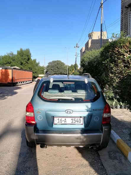 سلام عليكم هونداي توكسان مديل 2006 وارد خليجي سياره بيه قطعتين صبغ بنيد وجاملغ جهة السايق والباقي كفاله وجاهزه من كلشي وبسمنه سياره لاستفسار *********** السعر 105 وبيه مجال حك الجيه
