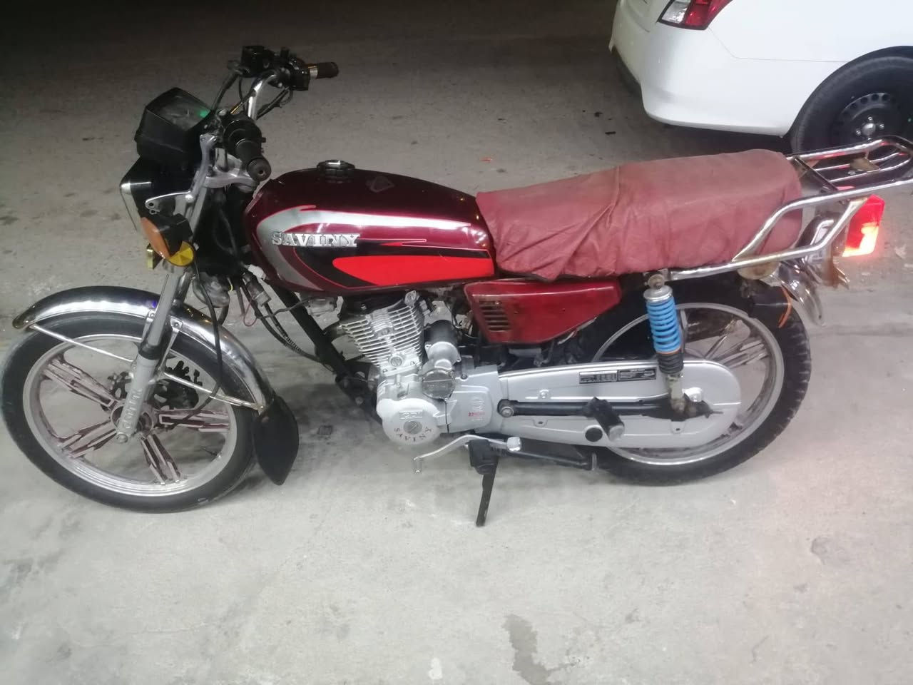 السلام عليكم دراجه سيفان موديل 23 اوراقها ضايعه مقفوله من السرقه سعر 400 قفل قفل مكاني بصره وهذا رقمي بو واتساب  ***********
