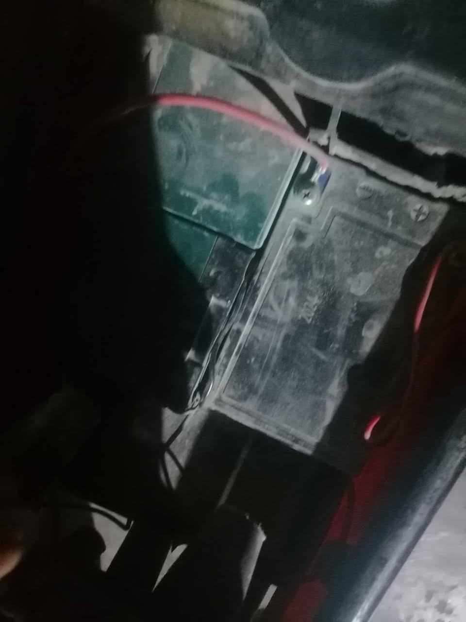 دراجه حجم 14 شحن اربعه باتري بطاريات يقرن 7÷10 مابيهن نفخ الدراجه بس اشاره مكسوره وموجوده لايت ابيض زنون عالي لايت سكن ازرق شاشه مضلله الدراجه لون احمر السعر 125 وبيها مجال هواي للطيبين  رقم ***********متواجد على الفيس وعلى الواتساب
