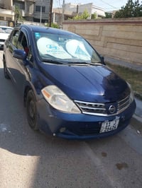 فيرسا ٢٠٠٩ جديده السياره جديده بمعنى الكلمه فقط جاملغ سايق صبغ اريد مر...