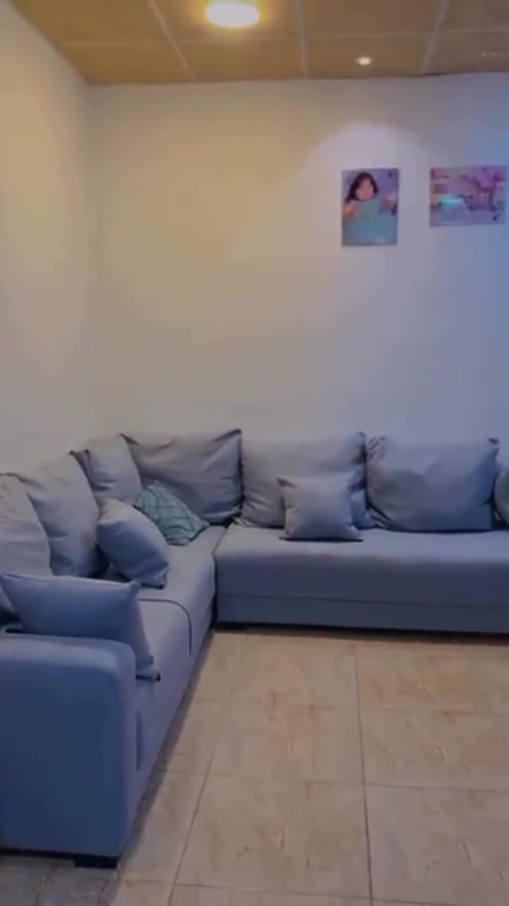 سلام عليكم
كورنر للبيع يفيد للمكانات الصغيره .. كامل مع الكوشات 
السعر ٣٥٠ 
المكان بغداد حي الجهاد .. للاتصال ***********
