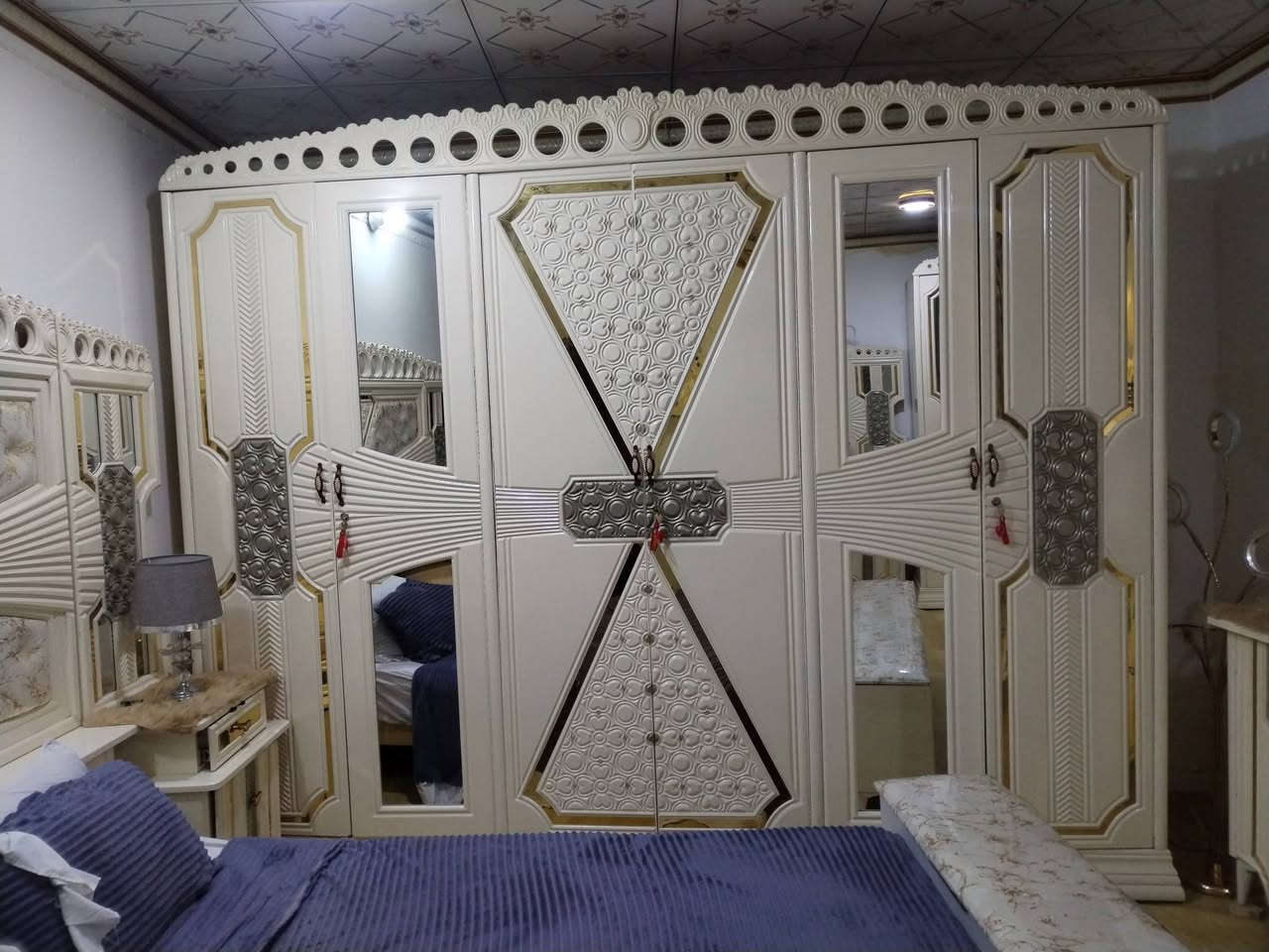 السلام عليكم غرفه للبيع
صاج عراقي 6 ملم كنتور 6 باب ارتفاع 2/5 ***********
