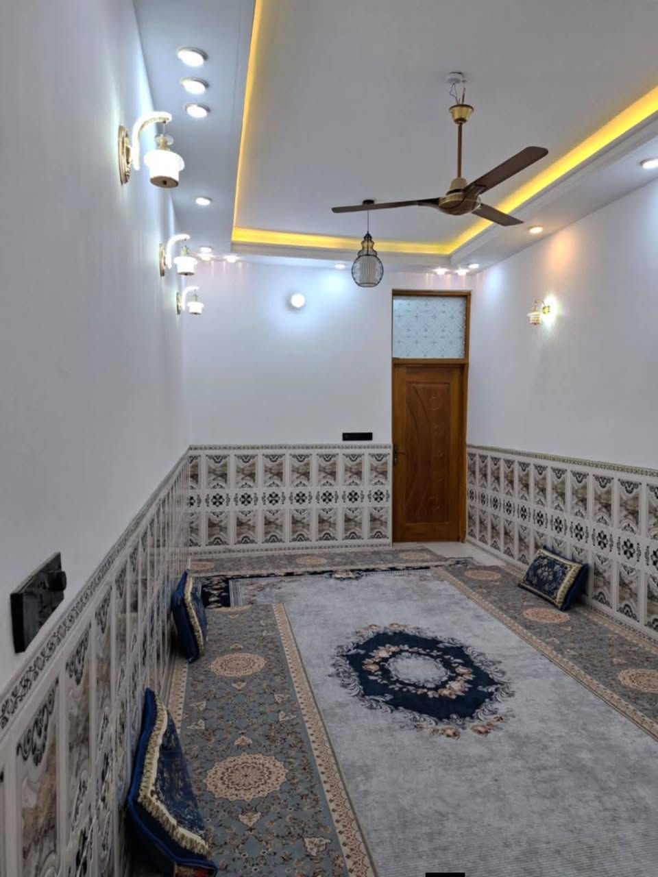 بيت 106م مربع مسلح بناء حديث درجه اولى شارع 30 فوك عرفه وجوه غرفه صاله مطبخ استقبال  سعر 85 حي الزيتون  ***********
