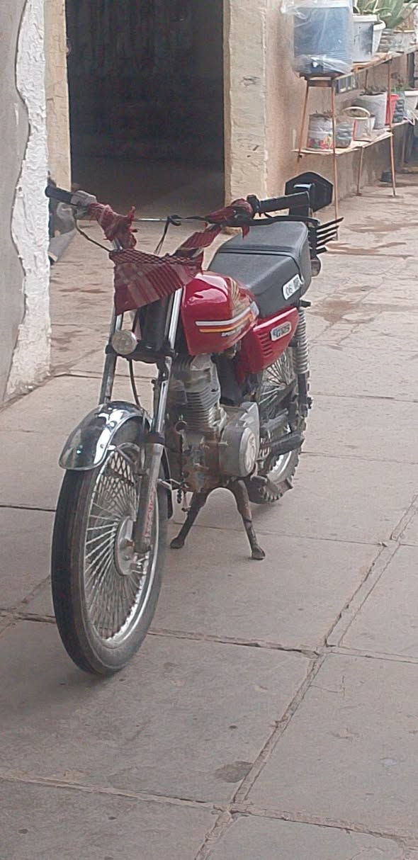 سلام عليكم دراجه للبيع موديل 2016 لا صرف ولا بخار الحويجه ناحيه الرياض السعر 350بي مجال قليل لطيبين يرهم للمراوس هم هاذه رقمي ***********
تحياتي للجميع
