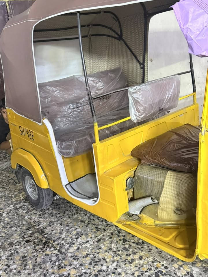 تكتك موديل 2019صفره مصبوغه عام الجماليه السعر 5300وبيه مجال مكينه لاتنقيص ولاتبخير مكاني الكماليه شارع المصرف تصل 📞***********
