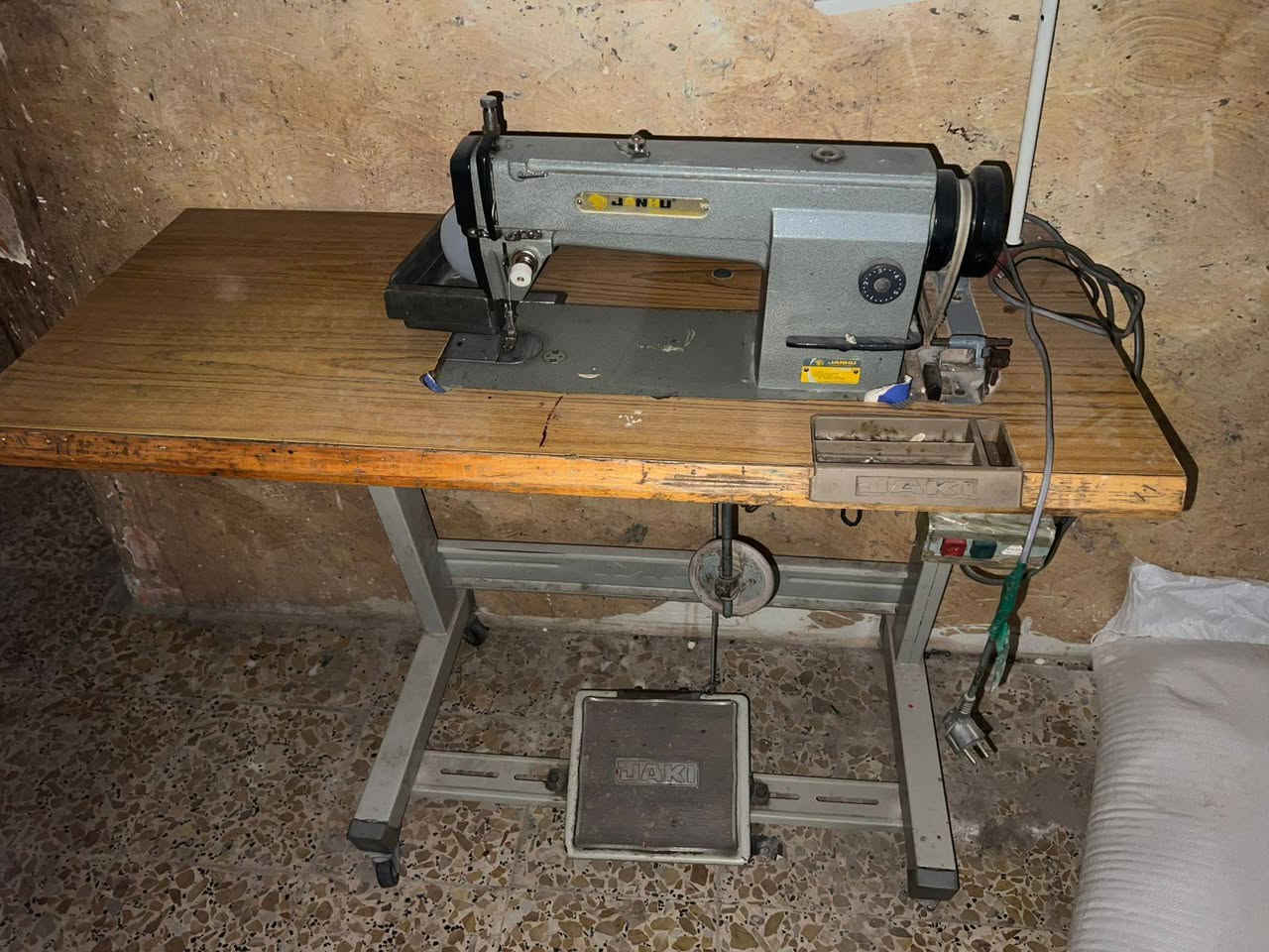 لبيع


**إذا كنت صاحب هذا الإعلان وتريد حذفه لأي سبب، رجاءا أرسل رسالة إلى الدعم الفني**