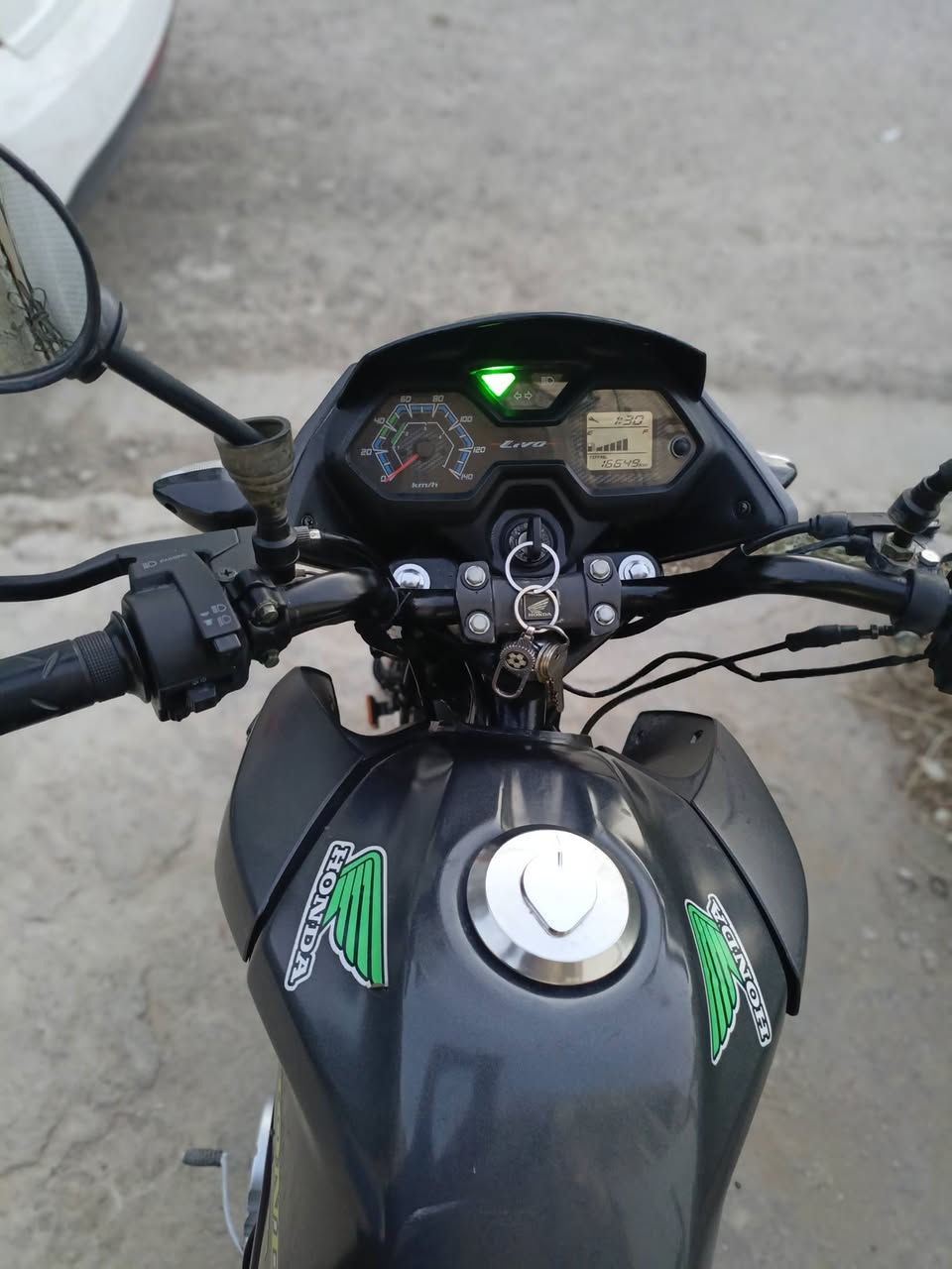 السلام عليكم
هوندا ليفو (ياباني) رقم بغداد
السعر 2 مليون وبيه مجال للشراي الصدك مثطر على بيعته
***********
