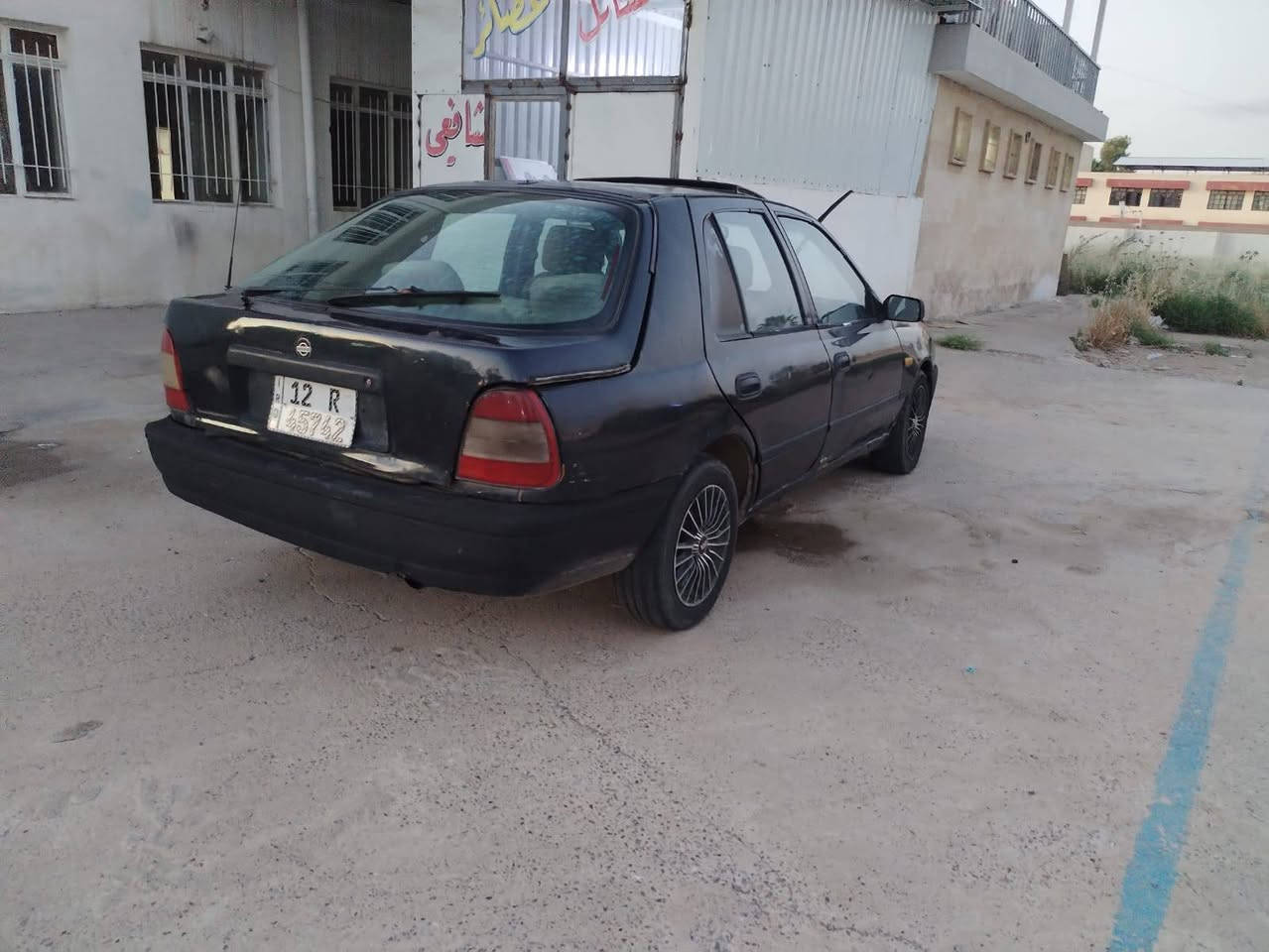 نيسان سني للبيع كير شرط محرك بي نفخ  طخم خير من الله شرط الوكاله والتحويل بيها ضربه بالصندوك وبيها معجون  صبغ عام السعر ٢٠            ***********

