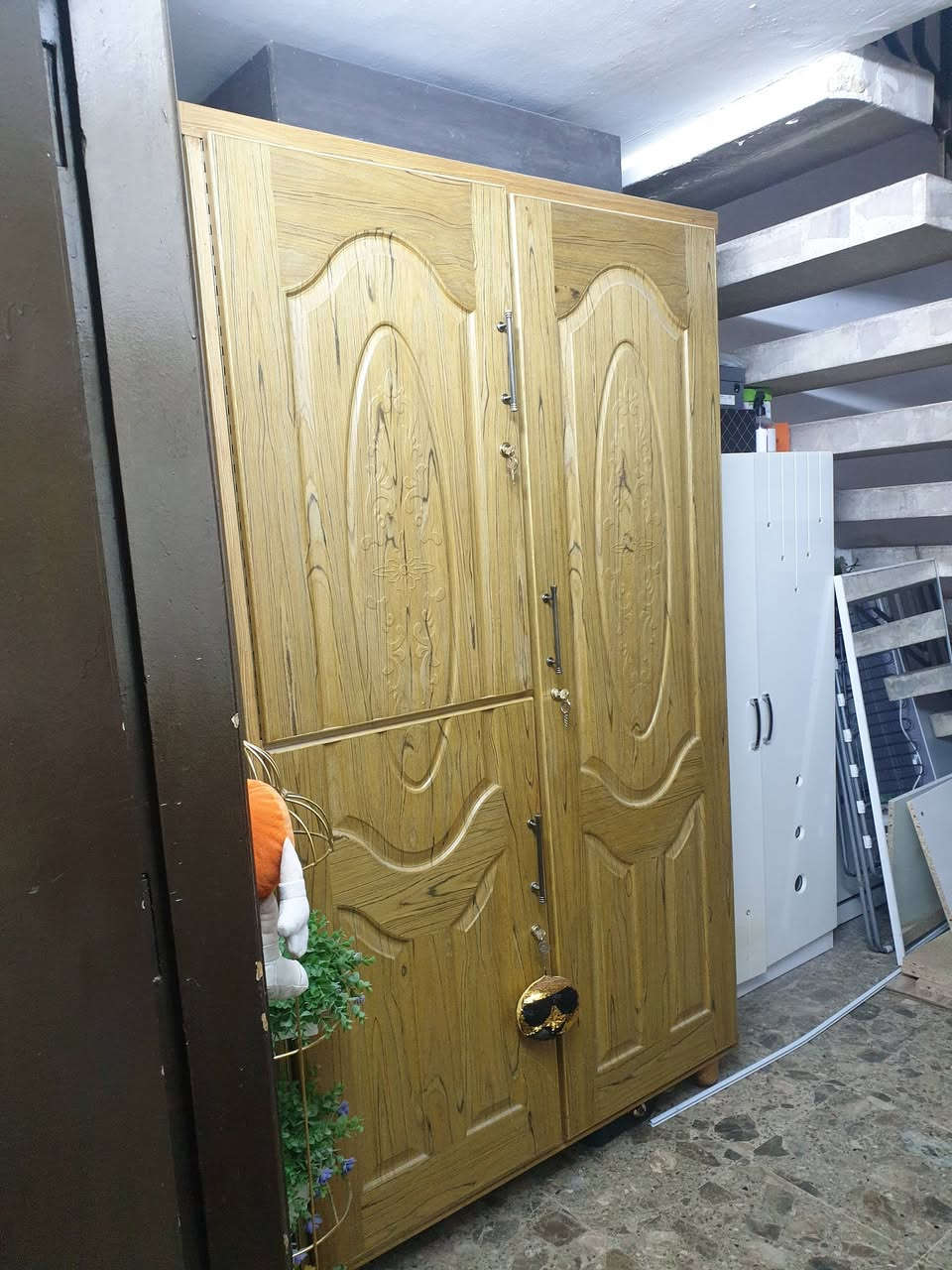 السلام عليكم غراض للبيت كنتور و مدخل
المكان بغداد زيونه
***********
