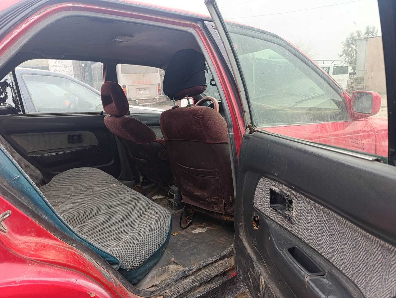 کڕۆلا مۆدیل 1990 ئاڕم پلاستیک سلێمانی گێڕو مەکینەی بێ حەیبە سیارەکەیەک سولف ئیش دەکا وەرگەڕاو بڕانەوەی نیە سعری قفلی 8 وەرەقە شوێن کۆیە ***********
