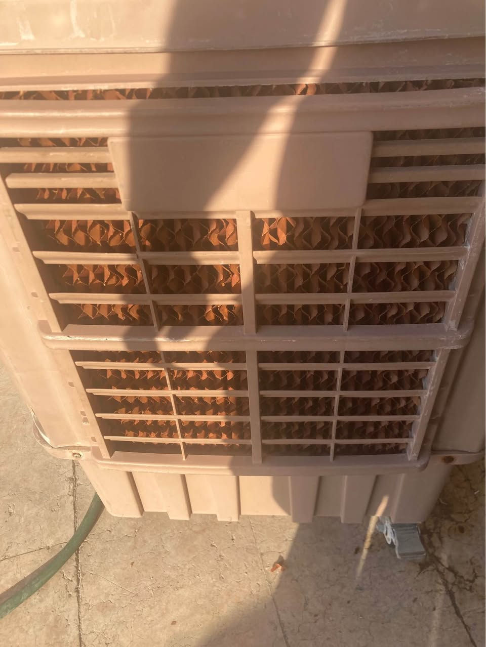 للبيع مبرده نضافه ١٠٠/١٠٠ شرط تجي شوف بعينك حلفات جدد ستوني مخليها ماطور نحاس شرط اذا يطلع فافون ترجعها عليا العنوان كوفه حي ميسان *********** النجف, العراق
