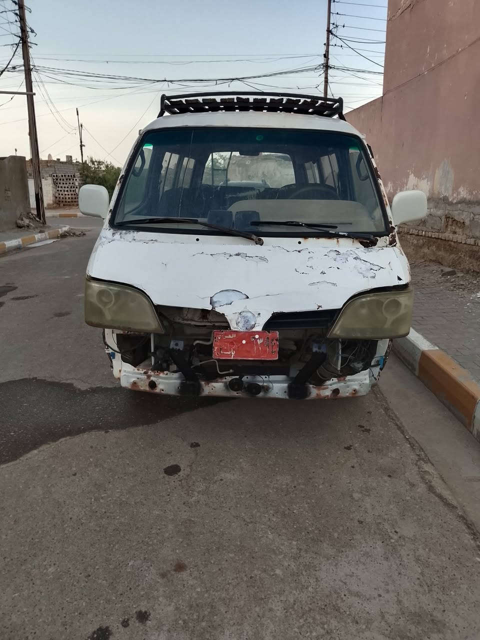 السلام عليكم البيع سيارة بروتون   مكينه بيه بخار  كير نضيف حداديه جديده غرفته نضيفه تايرات جدد تريد وكاله تريد مداور  السياره شوفت عينك السعر 22 قفل لاستفسار *********** مكان السياره ديوانيه حي الفرات

