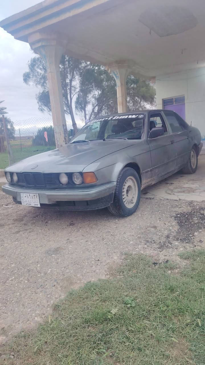 السلام عليكم للبيع او مراوس بيئم حجم 730موديل ٩١سلايت طكتين محرك وكير مال كصه شرط صدر تخم تاير جديد كهربائيات كلها شغاله تبريد تدفئه شغال جاهزه من كلشي سنويه خضره شرط التحويل من الشرعي  هاتف***********مكان السياره مفرق الشرقاط السعر ٢٥
