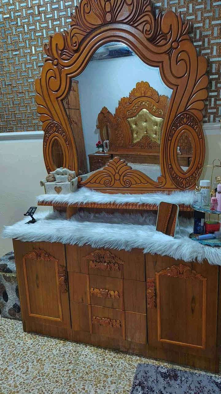 للبيع غرفه نوم نضيف ما بيها اي شي مع دواشك هديه سعرو ٨٠٠ الف بيها مجال عنوان موصل حي سماح


**إذا كنت صاحب هذا الإعلان وتريد حذفه لأي سبب، رجاءا أرسل رسالة إلى الدعم الفني**