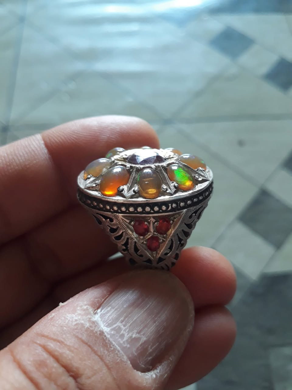 اوبال سترالي ناري 

خشن بل نص ياقوته حمره افريقيه وتطعيم ياقوت اصلي الجوانب


**إذا كنت صاحب هذا الإعلان وتريد حذفه لأي سبب، رجاءا أرسل رسالة إلى الدعم الفني**