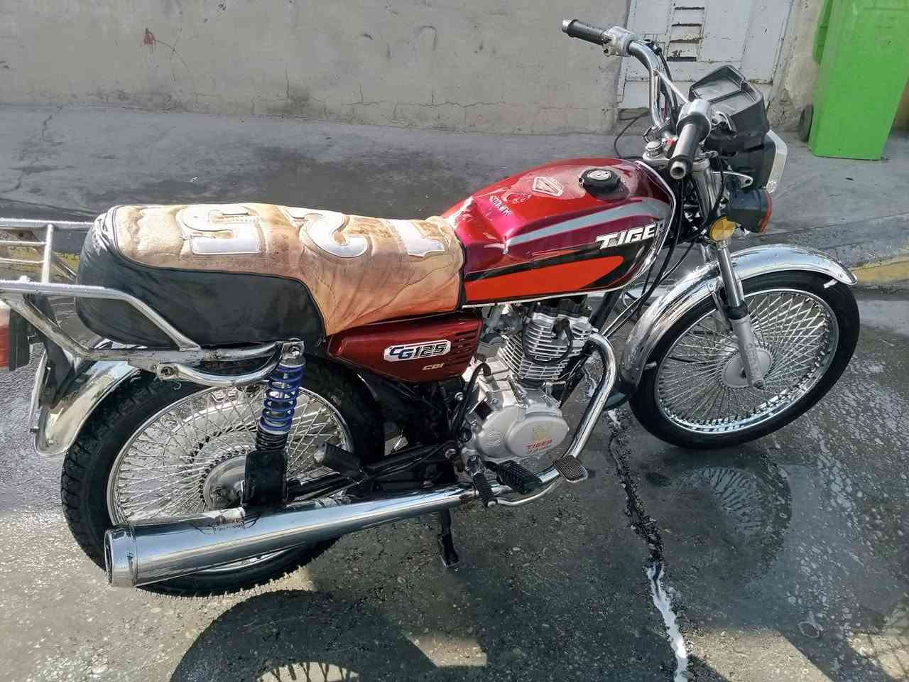 تايكر 2021   5اوراق
دراجه خير من الله محرك نضيف 
450 وبيهة مجال   العنوان العزيزيه 

الاستفسار 
***********
او خاص
