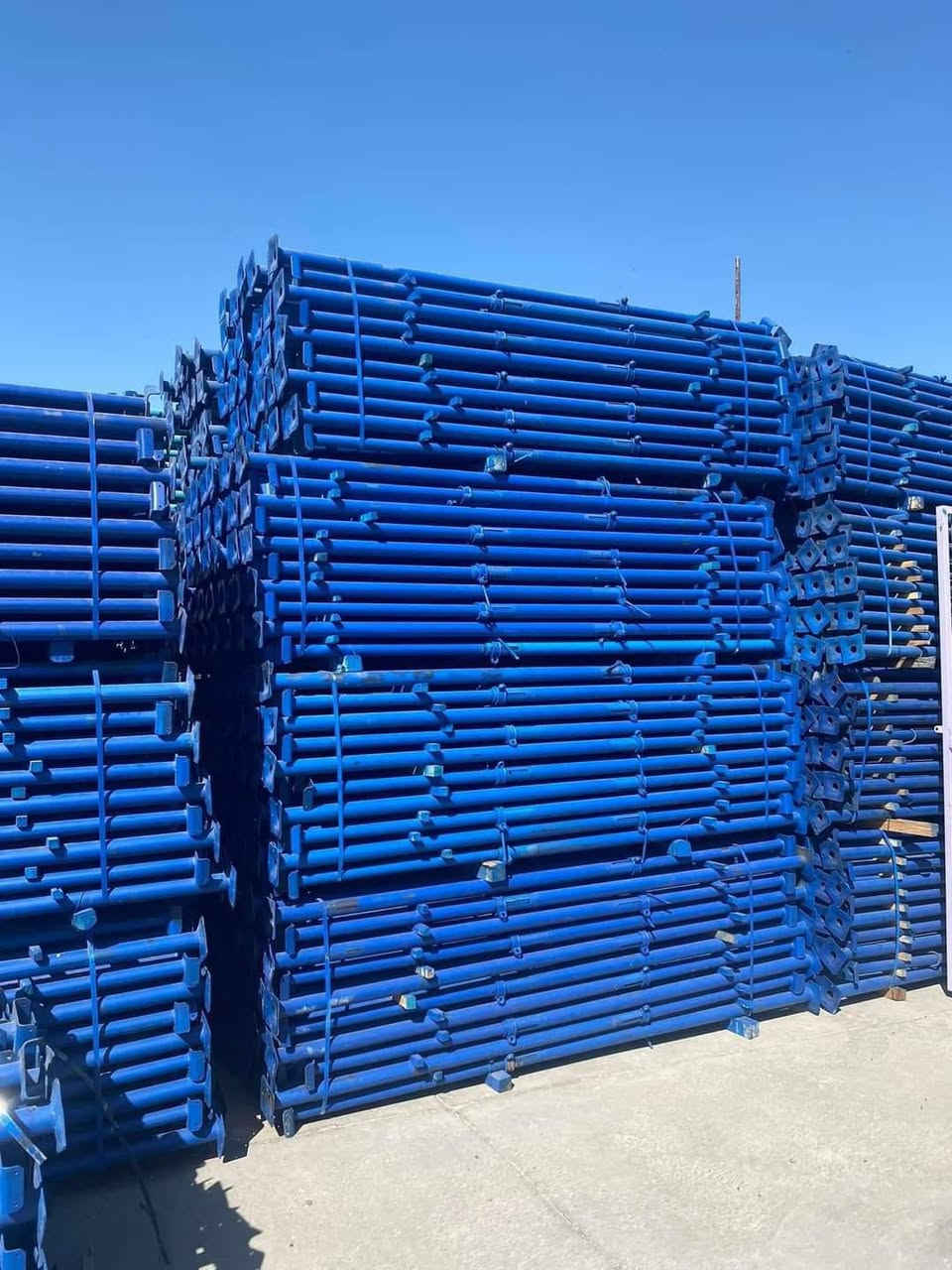 السلام عليكم متوفر تأجير الجكات والدنك وجميع قوالب الصب متوفر ***********
