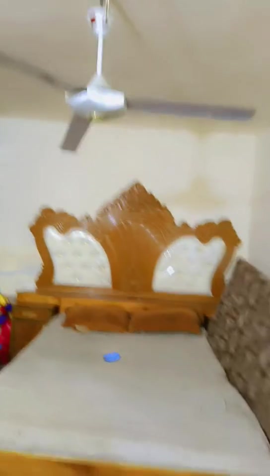 السلام عليكم نصف قطعه البيع شرك قطاع 20 كياره سعر 95 رقم الهاتف ***********

