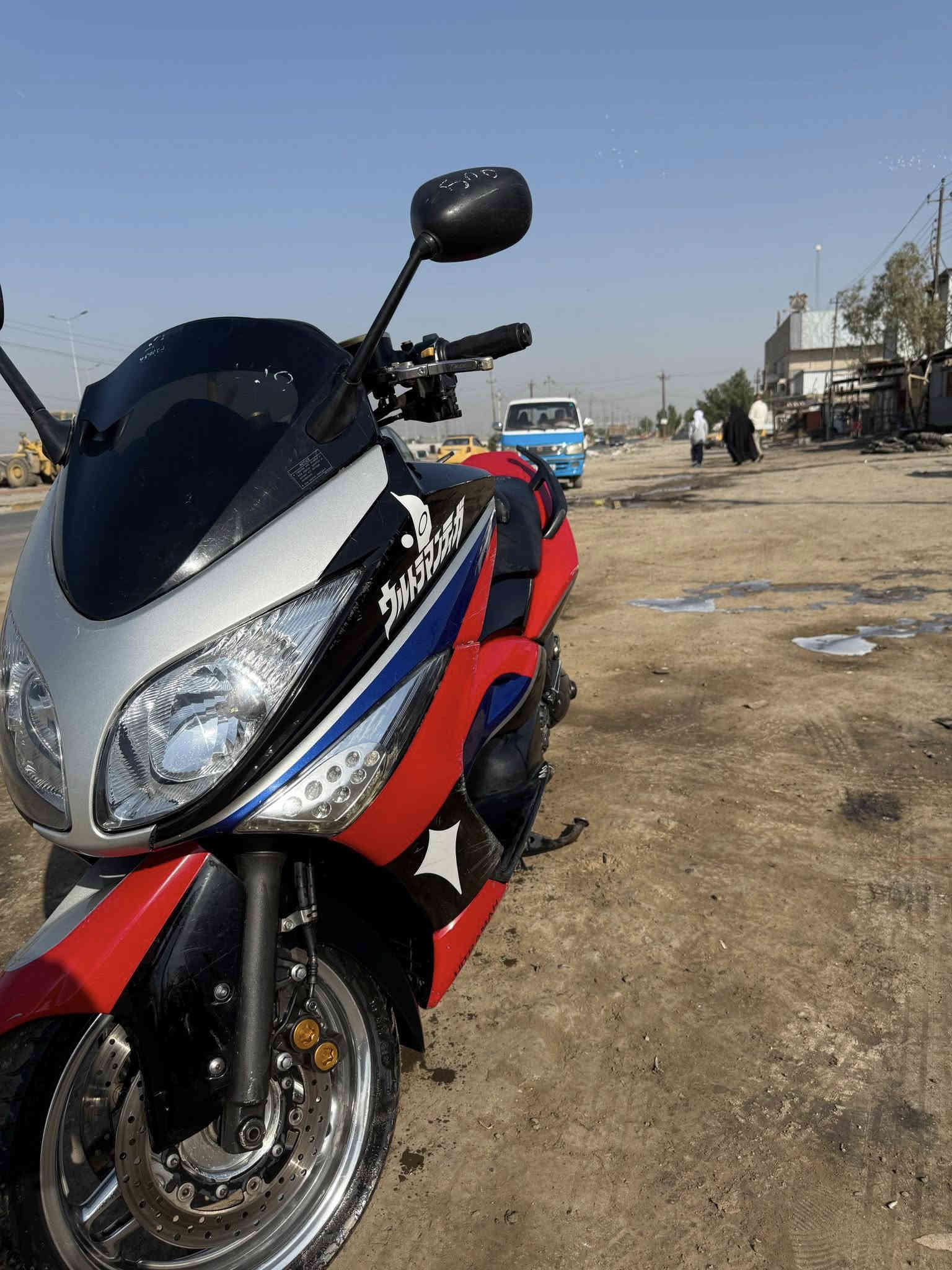 سلام عليكم تيماكس موديل 2011للبيع دراجه جاهزه بس الكفرات تجاري كلجات مال وسفي واقه مال كلجات رياضي وستيرن رياضي السعر 28بيهه مجال بصيط العنوان الشعب بوب الشام رقمي ***********متواجد واتساب بهاذ الرقم
