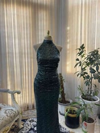 فستان سهرة • قياس ٣٨/٤٠ • ظهر قيطان