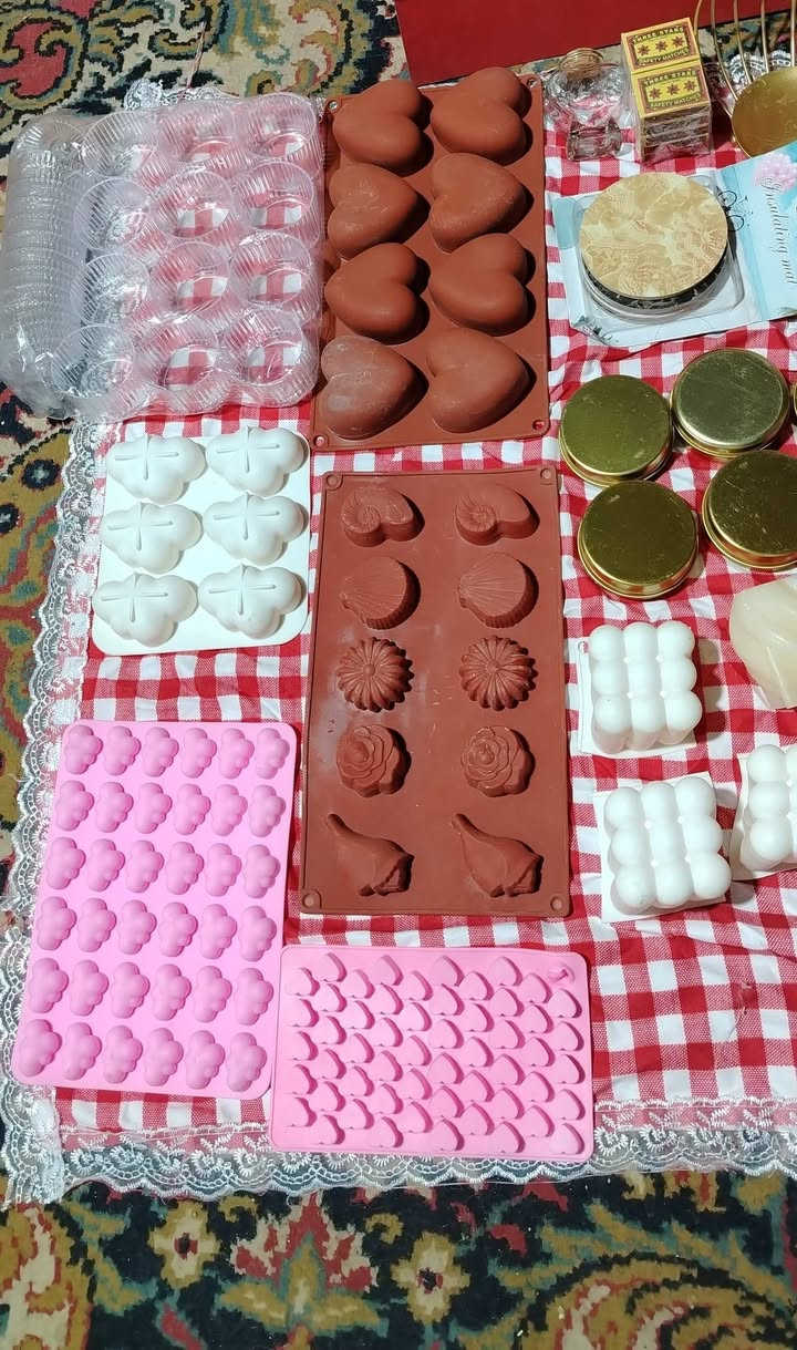 مرحبا عندي هذي اغراض شمع
19 قالب نص درزن علب معدن درزن علب بلاستك توزيعات درزنين علب شخاط وية الشخاط بكرتين خيط خيش قراصات هدايا قاعدات ٣ احجام بوكسات اوراق تزيين اسود بنفسجي ذهبي اعواد تثبيت وبكرة فتيلة
6 باكيت هدايا وشريط هدايا
درزن ونص اكواب شفافة و 4 اكواب زينة بباكيتهن ينفع للهدايا اريدهن كلهن ب 85 الف


**إذا كنت صاحب هذا الإعلان وتريد حذفه لأي سبب، رجاءا أرسل رسالة إلى الدعم الفني**