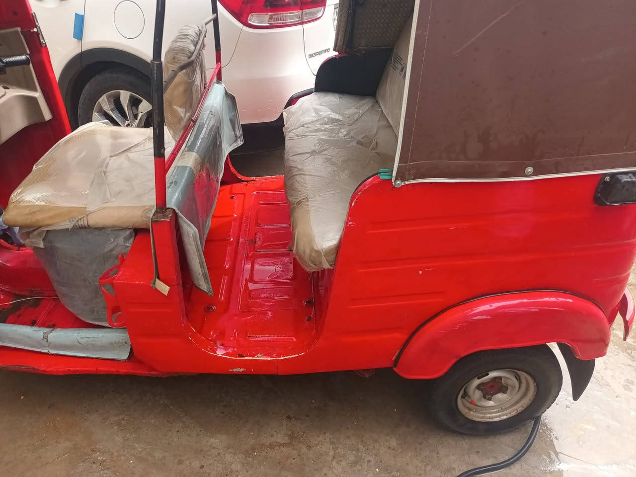 تكتك للبيع موديل 2018شهر10 أوراق اصولية المصطفى تكتك نضيفة كبل للشارع 
بغداد الحسينية مال راشدية 
السعر 4و١٠٠
***********
