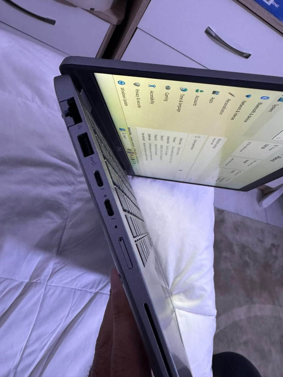 لابتوب dell
Core i5 
Gen 13 
Ram 16 
Hard 256 ssd 
حجم 14 
سعره 400 الف قفل


**إذا كنت صاحب هذا الإعلان وتريد حذفه لأي سبب، رجاءا أرسل رسالة إلى الدعم الفني**