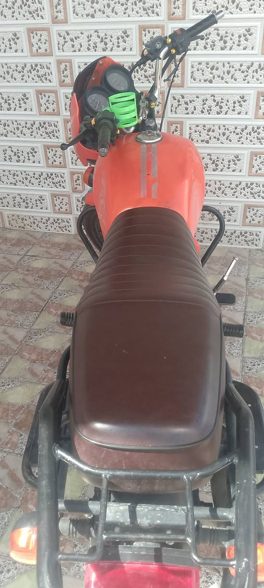 السلام عليكم  
دايون نفخ للبيع  موديل 2023 اوراق سكنر لون مميز برتقالي. دراجه مكفوله جاهزه نكره سلف. العنوان بابل........... 
الاستفسار ***********
