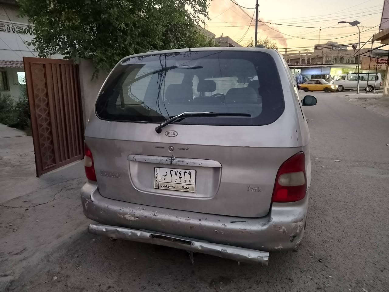 للبيع سياره كيا كرنفال 8 راكب موديل 1998 بنزين  محرك وكيربحاله جيده بأسمي السنوية لغايه 27  السعر38   بغداد. *********** واتس اب
