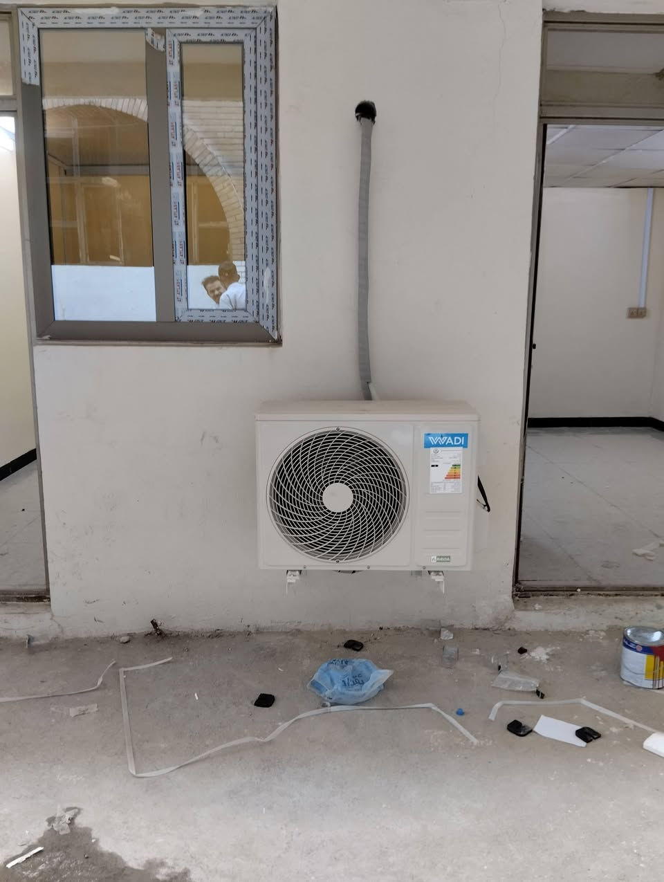 الورشه الفنيه المتنقلة لخدمات التبريد نصب صيانه موقعيه شحن غاز يوجد كافه مواد التبريد بوري نحاس غاز كل لانواع 22/410/وكذلك يتوفر غاز سيارات 134/1200
داخل المجمع وخارج أي استفسار على الرقم ***********
كرار لتبريد

