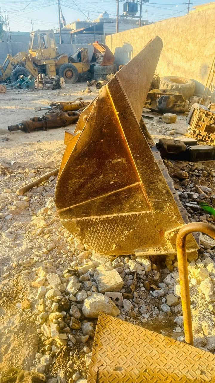 سلام عليكم غراض شفل 80 محرك كير تراكم راديتر كيلة صفاح هوزن كترول قماره ستيرنات كلشي عندي     ***********
