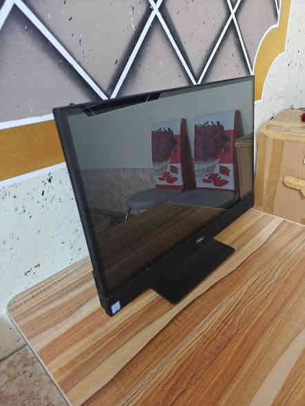 📢 عرض خاص – شاشة لمس All in One من Dell
الكيس والشاشة بجهاز واحد أنيق، يقلل الأسلاك ويجعل المكان منظم ومرتب ✨
🌟 عرض خاص – آخر القطع المتوفرة! 🌟
💰 السعر: 495 ألف دينار فقط

All in One الشاشة لمس  
💻 DELL OptiPlex 5260 – الجيل الثامن

---
🔹 المواصفات:
• 🖥️ المعالج: Intel Core i5-8500 – الجيل الثامن
• 🧠 الرام: 16GB DDR4
• 💾 التخزين: SSD 256GB
• 🖱️ الشاشة: 21.5 بوصة Touch Screen لمس
• 🎨 كرت الشاشة: Intel UHD Graphics 630
• 🪟 النظام: Windows 11 Pro أصلي ومفعّل رسميًا
• ✨ الحالة: نظافة ممتازة جدًا
• 🛡️ الضمان: استبدال لمدة أسبوع

---
🔌 المنافذ (Ports):
• 🔹 6 × USB (منها 2 × USB 3.1 لنقل البيانات بسرعة)
• 🔹 HDMI In & Out (لعرض أو إدخال الصورة من جهاز آخر)
• 🔹 LAN (لربط الإنترنت السلكي)
• 🔹 مدخل سماعة ومايك 3.5mm
• 🔹 قارئ ذاكرة SD Card
• 🔹 DisplayPort

---
⚙️ الاستخدامات:
✅ مثالي للطلاب والموظفين والأعمال المكتبية
✅ التصميم الخفيف والمونتاج البسيط
✅ مشاهدة الفيديوهات والتعلم عبر الإنترنت
✅ تجربة شاشة لمس مريحة وسريعة

---
🚗 يتوفر توصيل لجميع محافظات العراق
---
📞 للحجز أو الاستفسار:
📱 اتصال: ***********
📱 واتساب: ***********
