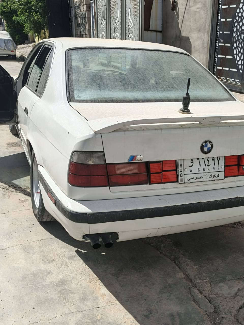 سلام عليكم بي إم 520 للبيع أو مراوس موديل 1991 بطاقه بنزين موجود 520 أصل فصل كير عادي  محرك كبس  ضربه بس جاملخ وره ما وصل للدخل سياره حلوه كاعده بس داخله يرادله شويه ترتيب  مكاني كركوك *********** سعر 50 بي مجال للطيبين
