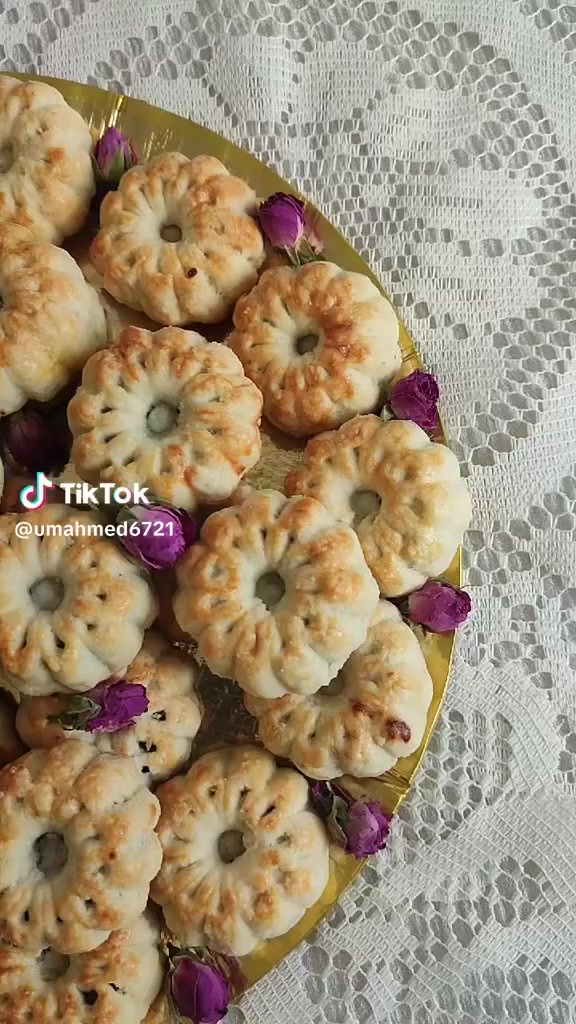 كليجه للبيع
هشه وحاره وطيبه 
توزيع بل مقبره 
وتتقدم ضيافه 

احجز مني وترتيب وطعم وشكل ييمممى🎀😇
شغل يوم بيومه توصلكم حاره من الفرن لكم 
طبعا اهواي مجربيها. ادخلوا لحسابي اخذلكم فره
مكاني حي العامل السوك الاخير


**إذا كنت صاحب هذا الإعلان وتريد حذفه لأي سبب، رجاءا أرسل رسالة إلى الدعم الفني**