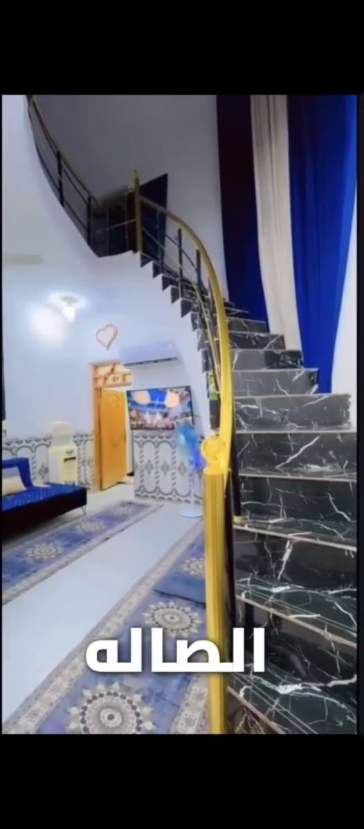 باسمي تحويل مباشر 
🔥 دار للبيع  موقع مميز  في الكوت حي الإمام الرضا ع🔥
قرب سارع 30

🏡 مساحة 100 متر (5×20)
📜 طابو صرف – تحويل مباشر
🏗️ بناء حديث 2021

📍 موقع مميز مقابل  #ساحه #حديقه وشارع هادئ 

🔹 الطابق الأول:
✔️ استقبال
✔️ هول
✔️ مطبخ
✔️ غرفة نوم
✔️ صحيات عدد 2
✔️ مناور عدد 2 

🔹 الطابق الثاني:
✔️ غرف نوم عدد 2 
✔️ صحية عدد 1
✔️ احد غرف النوم سويت متكامل

✅ ماء وكهرباء 
✅تبليط وارصفه
✅ نت ضوئي
✅ جاهز للسكن مباشرة
📞 للاستفسار والمعاينة مراسلة الخاص أو الاتصال مباشرة ***********

