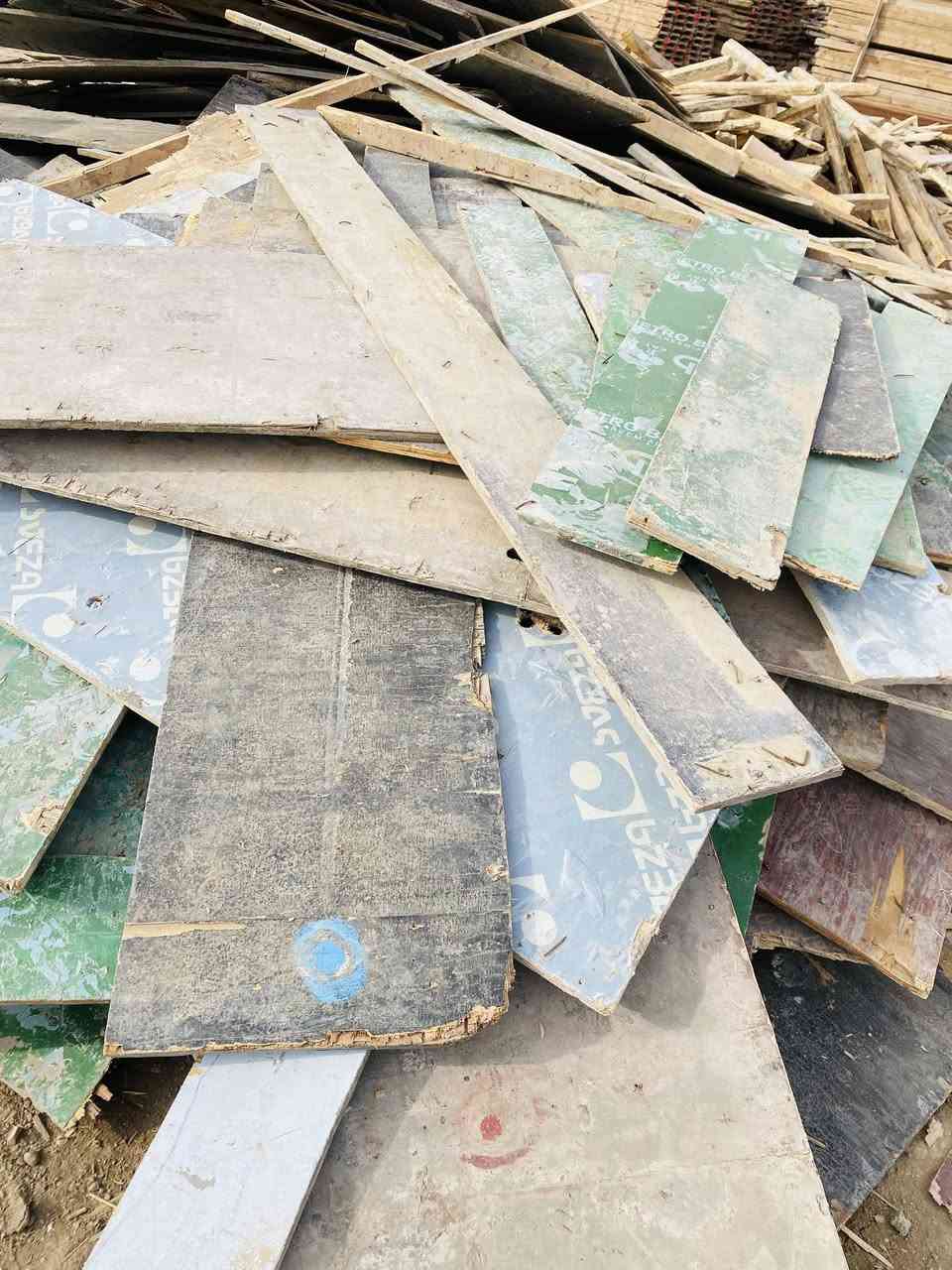 اليشتري هيج  خشب عندي    شكد ميريد   خلي يتصل ***********
