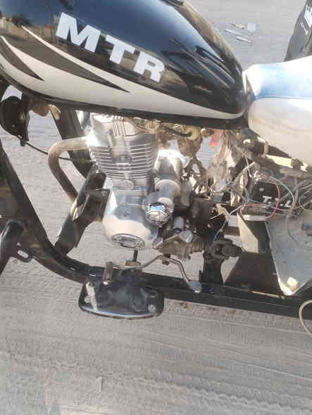 ستوته للبيع موديل 18 رقم سنويه باسمي العنوان حي العسكري شارع السبيس السعر باثنين ونص***********
