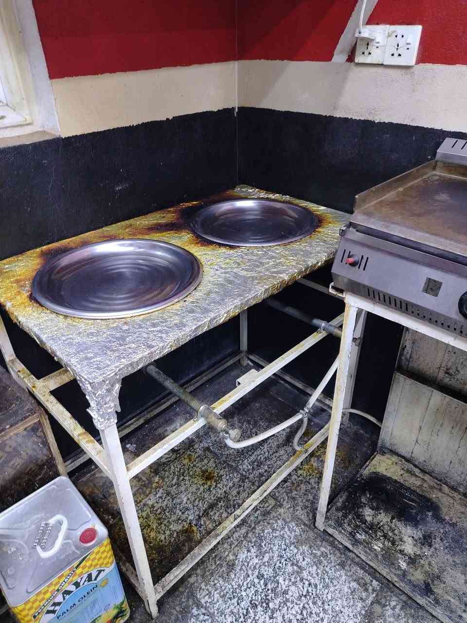 غراض كافتريا للبيع كامله من كلشي لاتتعب ولا ادور مكاني النجف فعلا الراغب الاتصال *********** واتساب موجود
