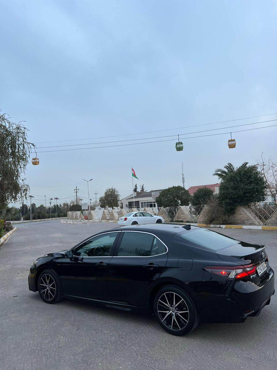 كامري مواصفات SE
داخل ابيض 
بنيد صبغ شوية بي داخل 
كل ايرباك سيستم بيلادي
السعر ١٨٥
مكان اربيل 
***********
*********** أربيل, العراق
