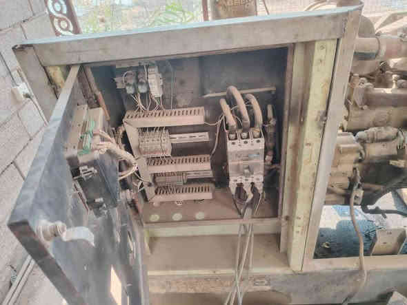 سلام عليكم مولد كمنز أربعه ستندر راس توليد ٦٠كيفي مولد مكفوله للشراي يتصل عل رقم ***********
***********
