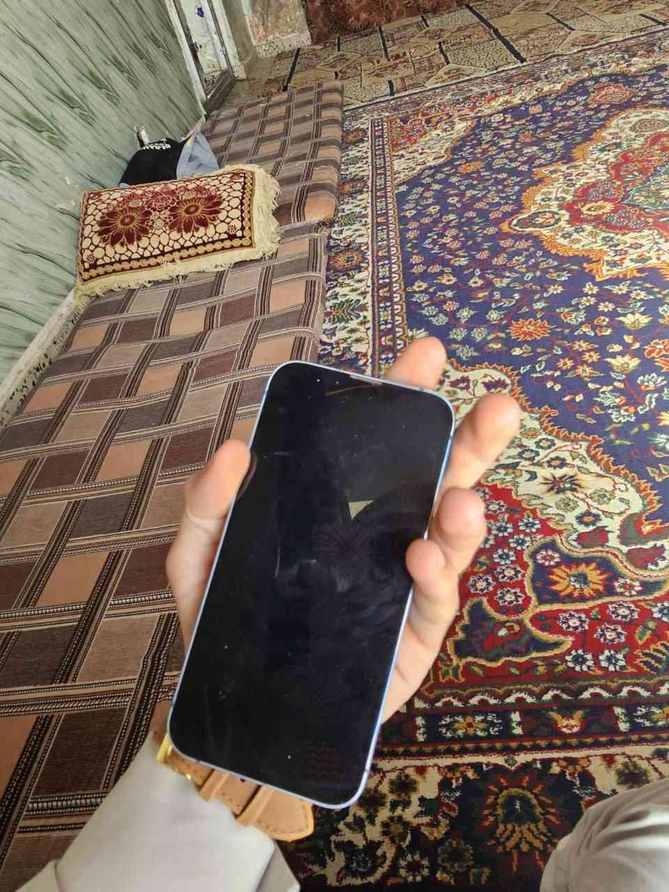 السلام عليكم 13عادي وتر ممفتوح
مراوس ب s23 الترا ذاكرة 128 مكان بغداد قضاء أبو غريب 
***********
