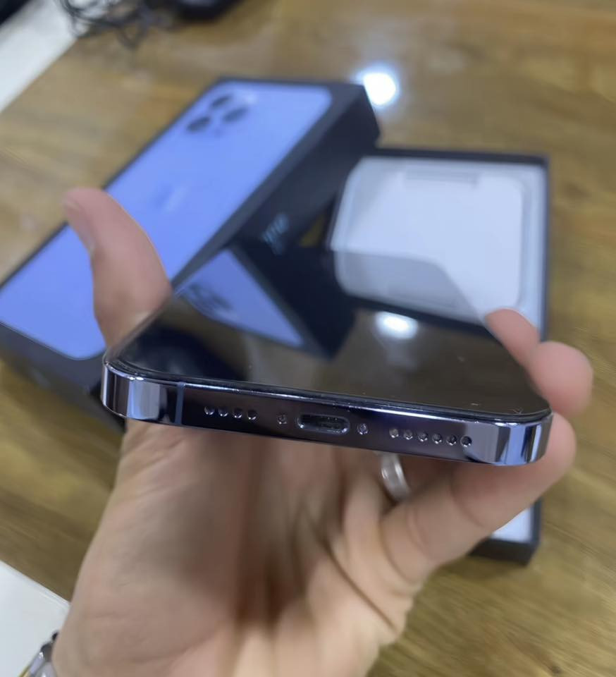 ايفون13بروماكس مكفول من كلشي نضافه ‎%‎95 مبدل ضهر فقط اصلي بليزر  بطاريه 87 ذاكره 256 ويا كارتونه والكيبل مالته الاصلي اسعر700 وبي مجال قليل لشراي مكاني بصره (***********) متواجد وتساب
