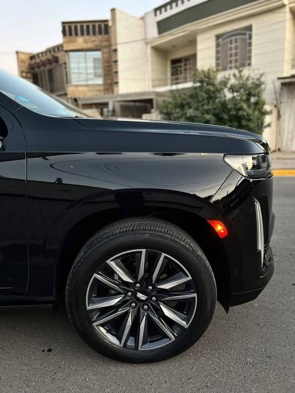 سلام عليكم 
كدلاك سكاليد موديل 2023  ماشيه 64 الف كيلو  مكفوله كفاله عامه   بدون شخوط  جديده جداا.  كير مكينه كفاله من فتح  داخل جملي. 36 سماعه  شاشات. فول يعني  سياره بدون ملاحضات فقط. رصعه بالجاملغ  اصبعين مسحوبه بي دير ار.  وحتمال حته الفحص متطلع بس لي امانه احجي   بدون صبغ بدون تبديل بدون تنميش بالبجم. ورقمها بغداد. ومميز 
مكاني بغداد ***********
