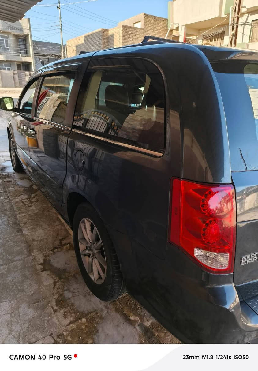 السلام عليكم عندي دوج كراند كرفان 2014 بغداد اباسمي جلد تدفه كشنات أو ستيرن بيبان أو صندوق كهربائي شاشه 2  تشغيل عن بعد كله شغاله مكينه كير حدادي تبريد كله جاهزة خير من الله السعر 135 أو بيه مجال مكاني حله *********** باقي التفاصيل موضح بالسونار
