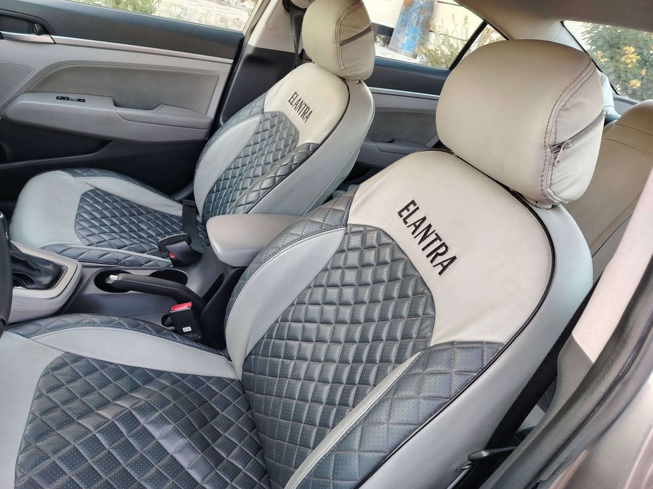 السلام عليكم النترا 2020 هزه جديده وسنويه جديده بأسمي شخصياا للبيع السعر 135 وبيها مجال محرك 2000 دوش جديد كير  AT حداديه تخم تاير تبريد تدفئه العنوان بابل قرب العلوية شريفه ***********
