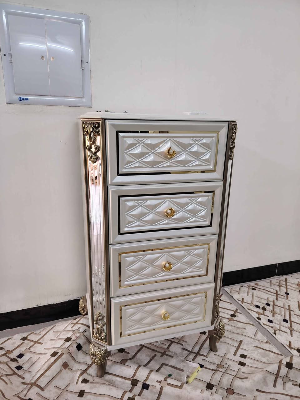 السلام عليكم غراض منزليه للبيع *********** (غرفة نوم) ( كنفيره) (غساله) (سبلت طن ونص) كركوك, العراق
