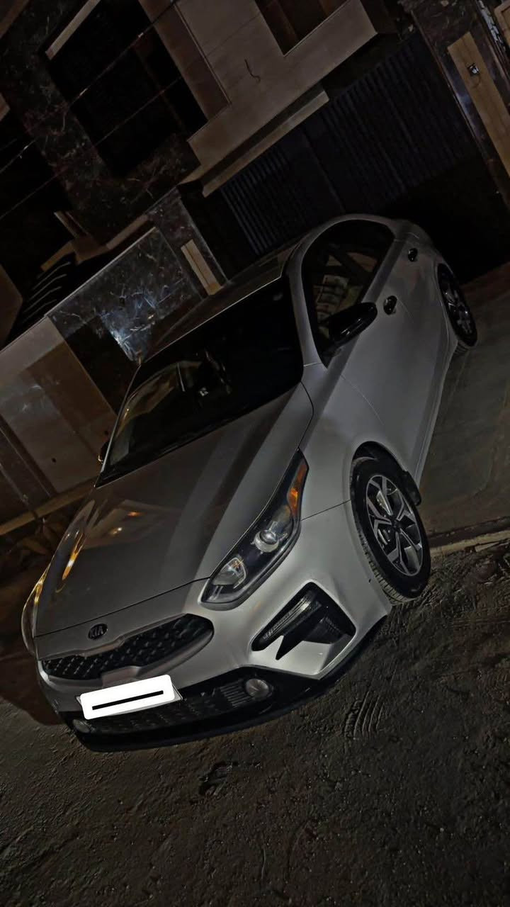 كيا فورتي 2020          
*  وارد امريكي
*   لون رصاصي
* مديل 2020
محرك 2000 دوش 
كير Cvt
(المواصفات )
رادار امامي
تحديد مسار
مثبت سرعة
مانع انزلاق 
ايقاف ذاتي 
قيادة ذاتية 
كامرة دوارة 
نظام كير ( اوتو + عادي )
نظام القيادة (سمارت - سبورت - نورمال )
تحكم استيرن جهتين
كار بلي + شاشة اعطال 
ويل كب بلادي
سيارة ماشية ( 43ml )

السيارة رقم اربيل انكليزي باسمي ( هزة + فحص ) جديد

ضرر السيارة
ربع الجاملغ الخلفي عكس السايق و نص الصندوق مرفق السونار 
السعر (128 ورقة ) وبيها مجال 
رقم الهاتف ( 077101115 بغداد, العراق


**إذا كنت صاحب هذا الإعلان وتريد حذفه لأي سبب، رجاءا أرسل رسالة إلى الدعم الفني**