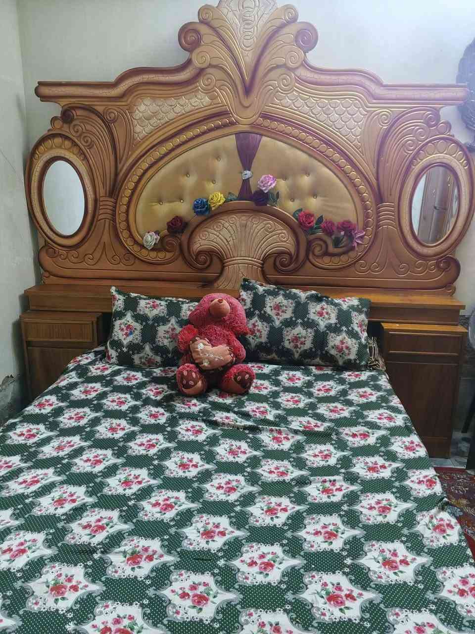 غرفة نوم مستعمله للبيع العنوان ديالى الغالبيه رقم الهاتف ***********
