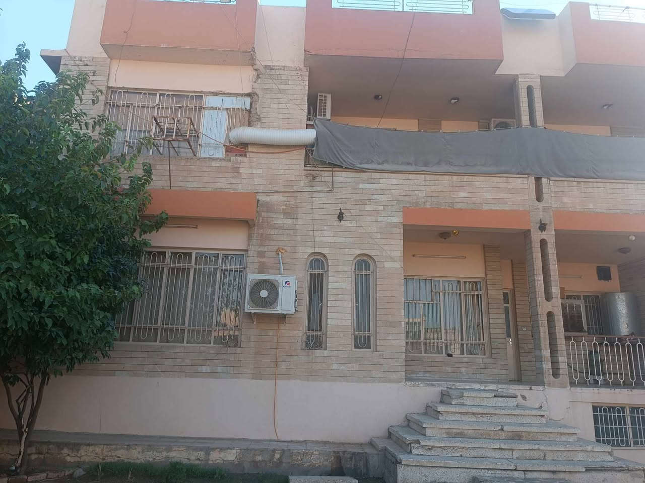 📣📢📣للبيع للبيع📣📢📣
    🏘️🏘️🏘️بيت🏘️🏘️🏘️
  وبسعر مناسب جدا جدا
🛑طابو الايمن
✅حي الرفاعي
🕌قرب مسجد حفصة
🔃قريب لسايدين القسم
✅المساحة ٤٥٠م
✅الواجههههة ١٥م
✅النزال ٣٠م
✅طابقين ونصف
✅الطابق الأرضي
✅سرداب ومخزن
✅وكراج وحديقة واسعة 
✅الطابق الأول
✅٢غرفة نوم
✅مطبخ واستقبال
✅هول وصحيات
✅الطابق الثاني
✅٥غرف نوم
✅هول وصحيات
✅الطابق الثالث
✅غرفة نوم
✅هول صيفي وشتوي
✅البيت صالح للسكن
✅وبسعر مناسب
✅للإستفسار عن السعر
✅مراجعة مكتب
🟢سعد النعيمي للعقار🟢
✅الزهور دورة العبادي
✅باتجاه المحروق
📞الاتصال ب
☎️***********
☎️***********
🕙من الساعة ١٠صباحا
🕗إلى الساعة ٨ مساءً
✅نستقبل جميع
✅انواع العروض
سكني تجاري زراعي🏤🏰🏝️
