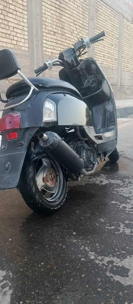 سلام عليكم دراجه بوليس نضيفه شلعه ومعدل برغي ما مفتوح بيها كهربائيات شغال دراجه فو ما ناقصها شي مكاني لحر مقابل لتحاد للاستفسار رقم وتساب ***********
